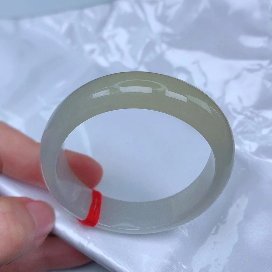 翡翠手镯（贵妃镯）未镶嵌天然