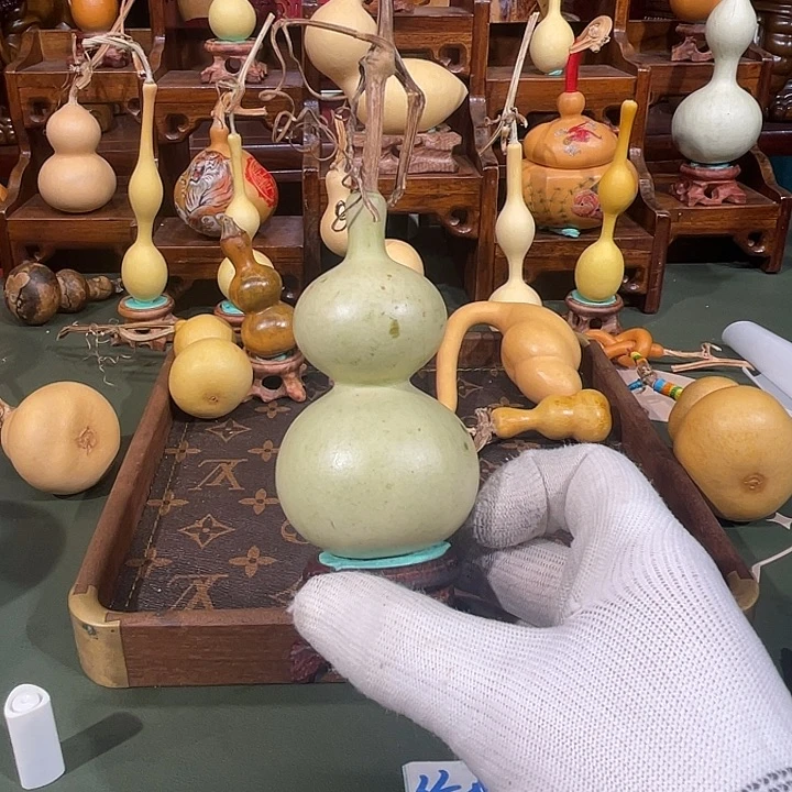 给***烟文玩精品小葫芦111