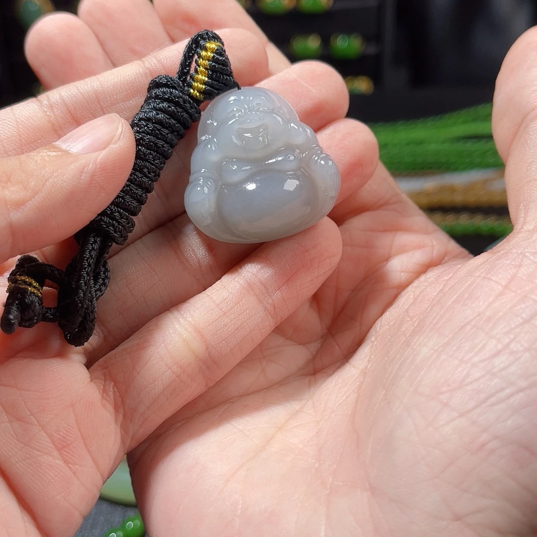 和田玉未镶嵌颈饰烟紫佛公