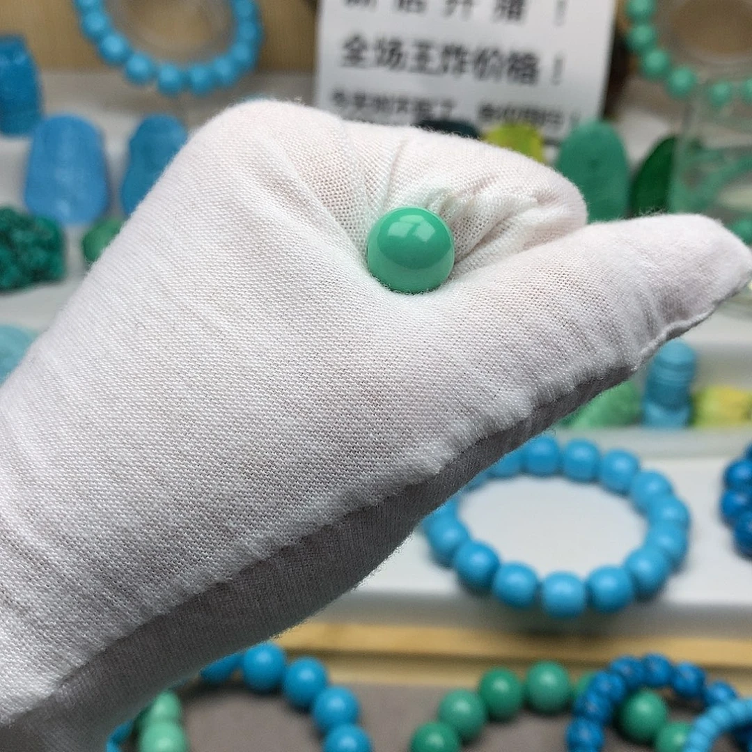 湖北发货批发精挑绿色矿原创手串108雕刻多样性发货 以介绍为准