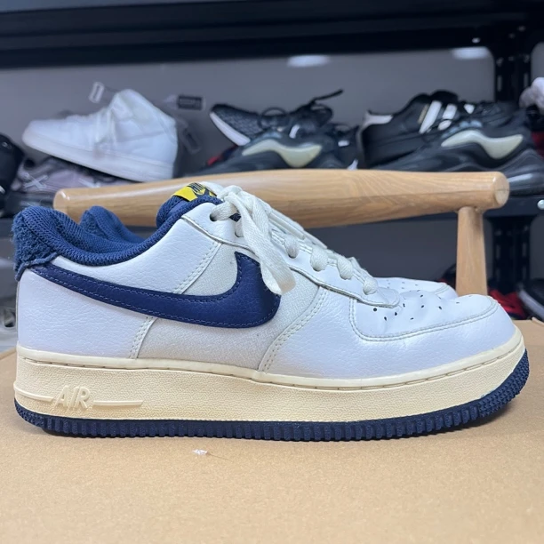40码 Nike Air Force 1 空军一号 轻便 板鞋 米白/海军蓝 二手