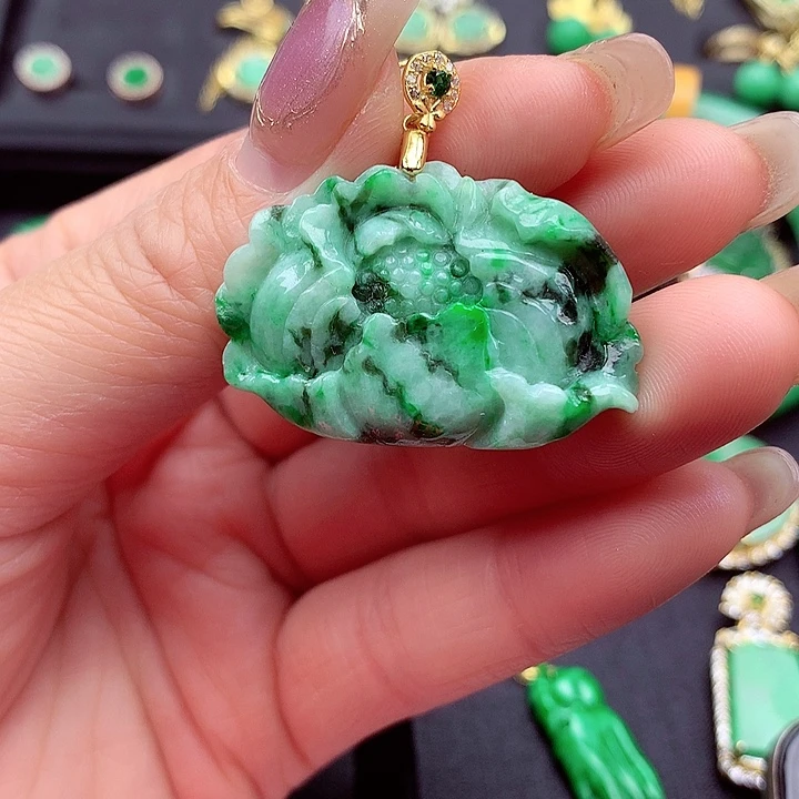 翡翠颈饰银S925镶嵌翡翠