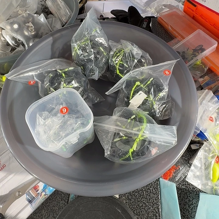 4号钩子不退不换满10发货