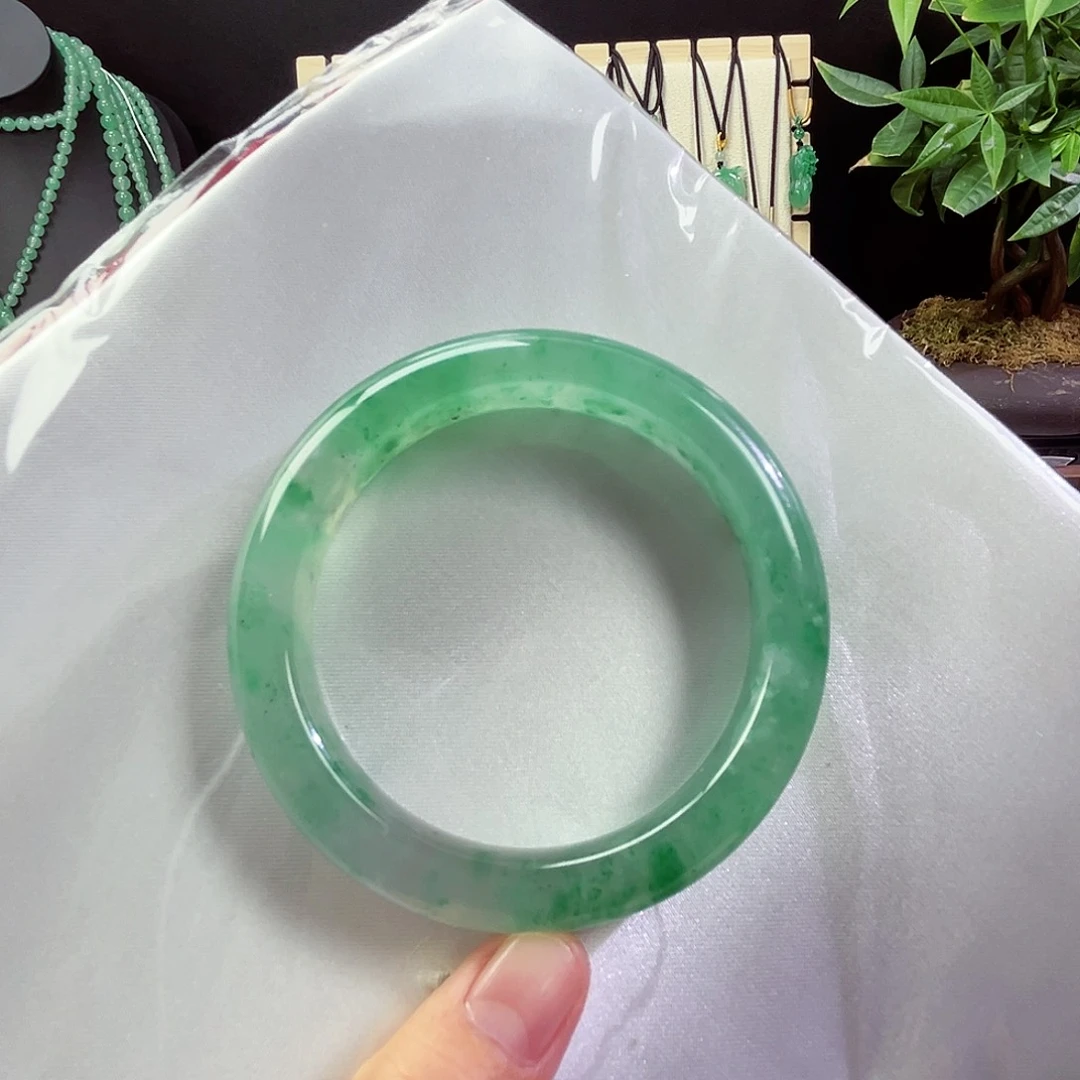 石英质玉未镶嵌手镯57
