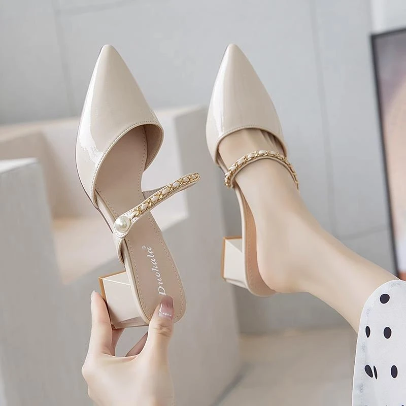 法式粗跟尖头拖鞋女夏季2025新款时尚半托单鞋珍珠方跟包头凉鞋女