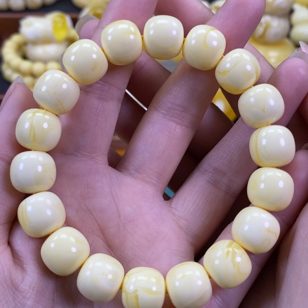 琥珀裸石未镶嵌同料手串