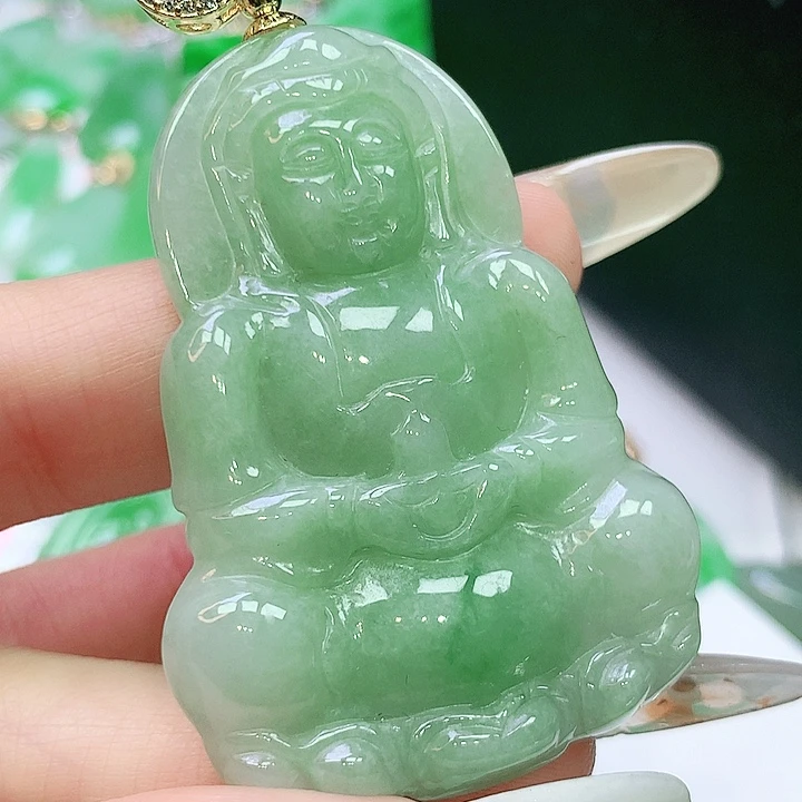 翡翠未镶嵌颈饰多样性发其一