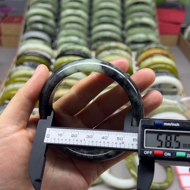 蛇纹石玉未镶嵌手镯74