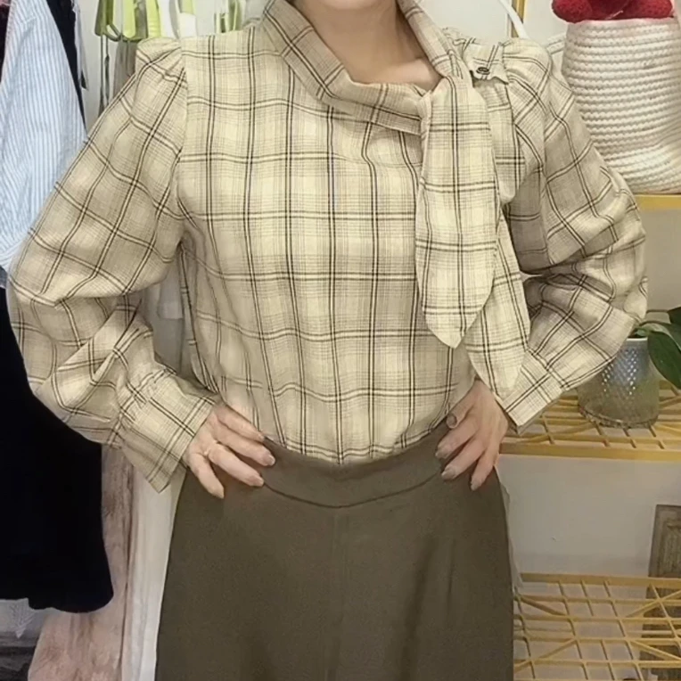 设计感系带蝴蝶结长袖格子衬衫女秋装气质显瘦小立领上衣