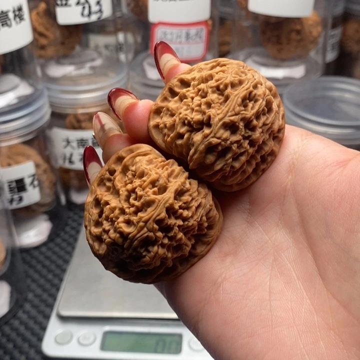 文玩核桃吊坠9*南疆