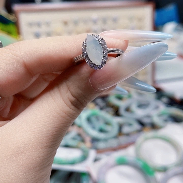 翡翠未镶嵌颈饰天然翡翠Ａ货