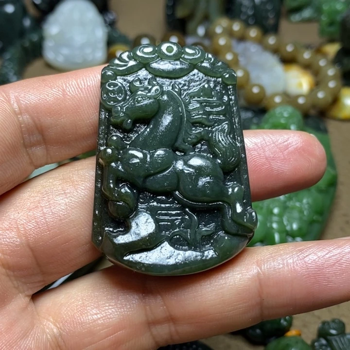 和田玉未镶嵌颈饰