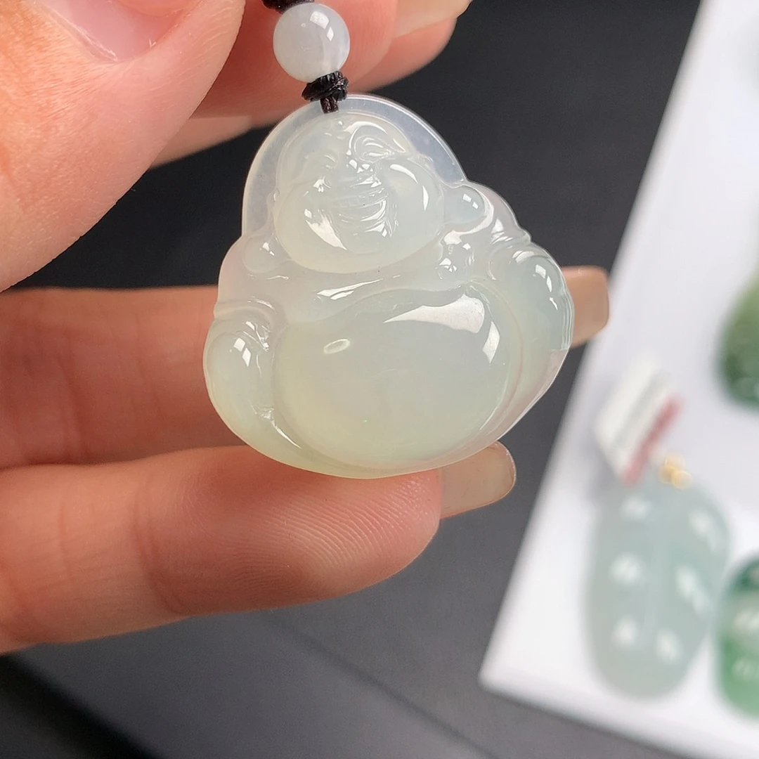 翡翠未镶嵌颈饰佛公