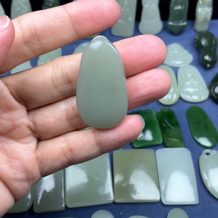 和田玉颈饰未镶嵌兰****青