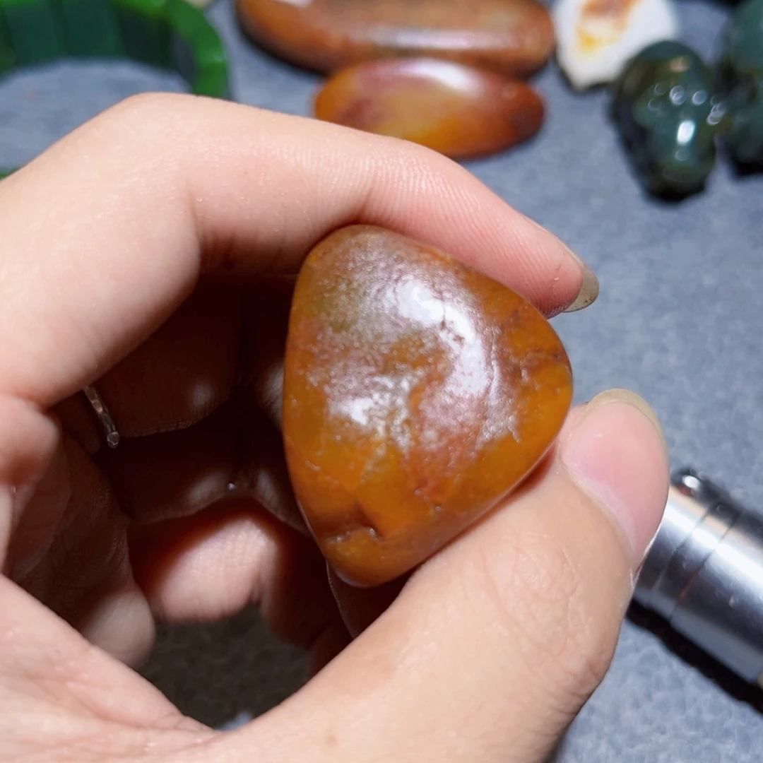 和田玉未镶嵌珠宝奇石