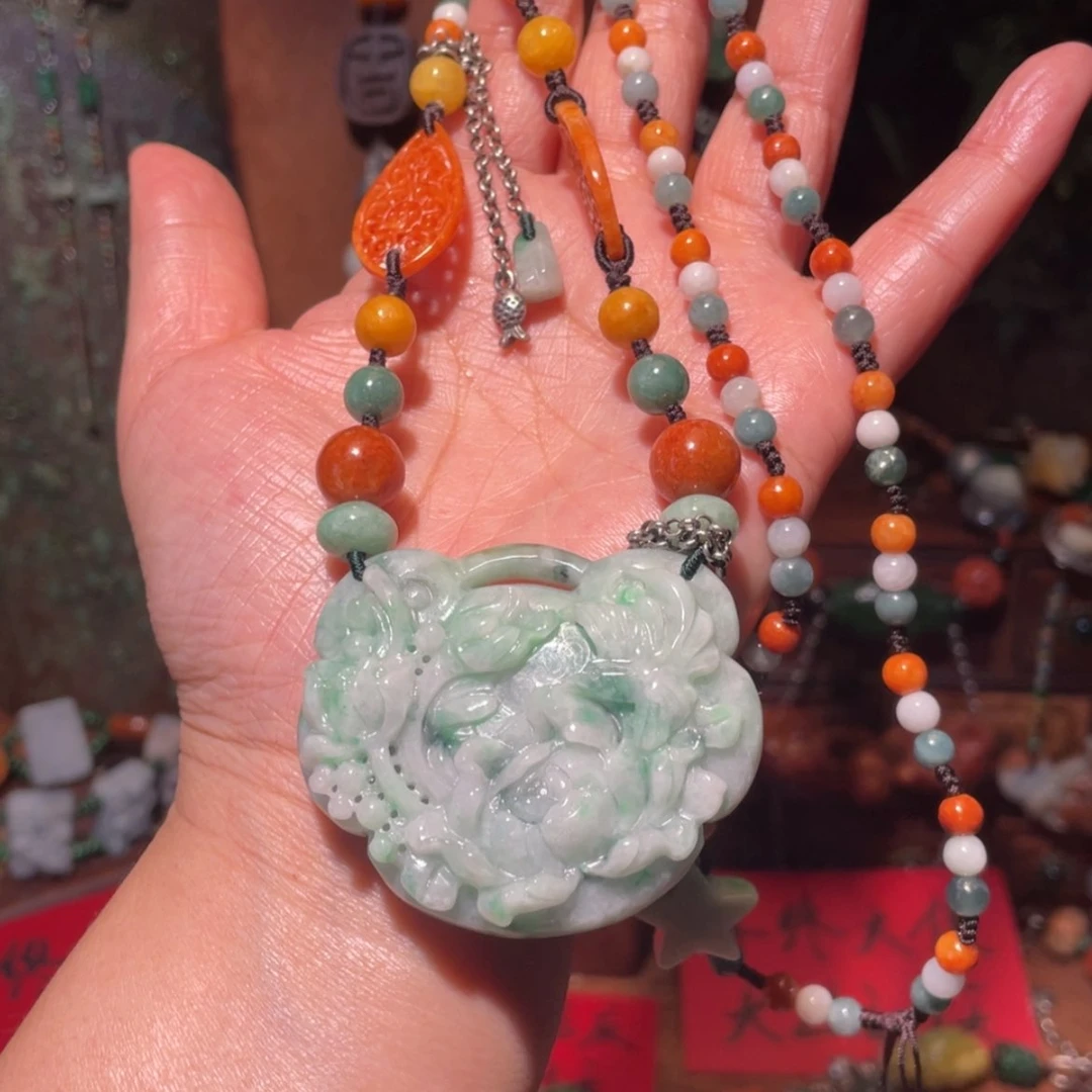 【闪购商品】吊坠(赠链)未镶嵌翡翠