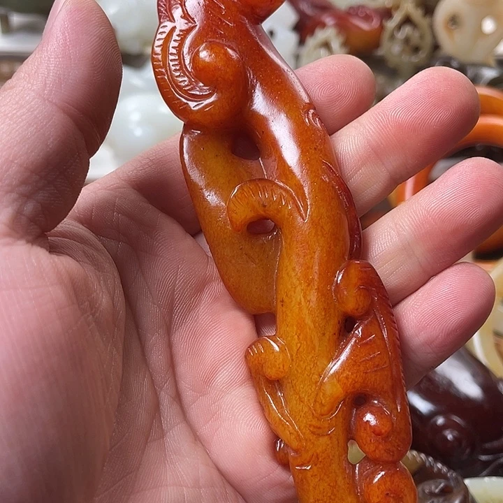 皇***勒和田玉未镶嵌颈饰