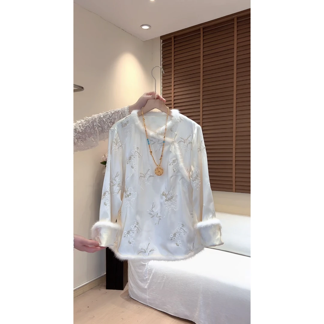 “珍珠少女”冬季新款醋酸混纺刺绣斜襟拼水貂毛衬衫外套打底衫