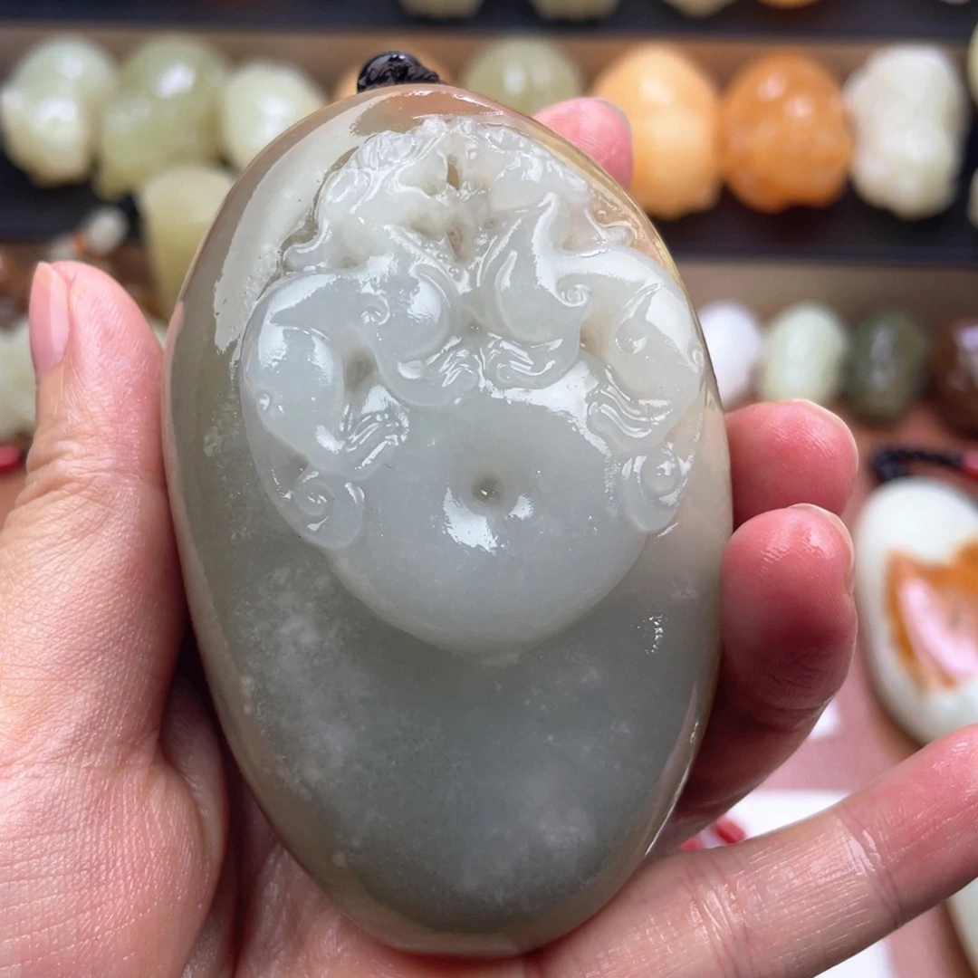 E***i石材天然古青石手把件