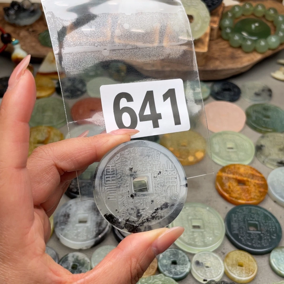 风***雨蛇纹石玉未镶嵌颈饰