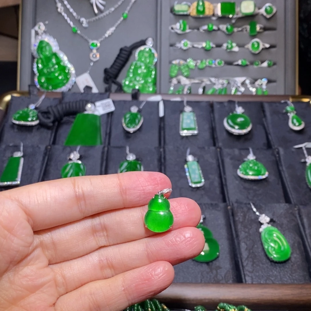 翡翠18K金镶嵌吊坠(不含链)葫芦吊坠