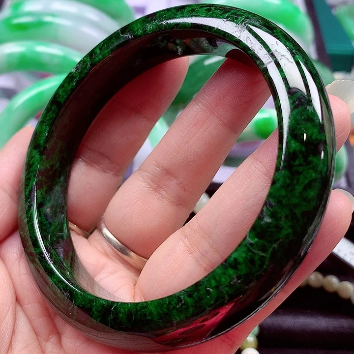 翡翠未镶嵌手镯翡翠