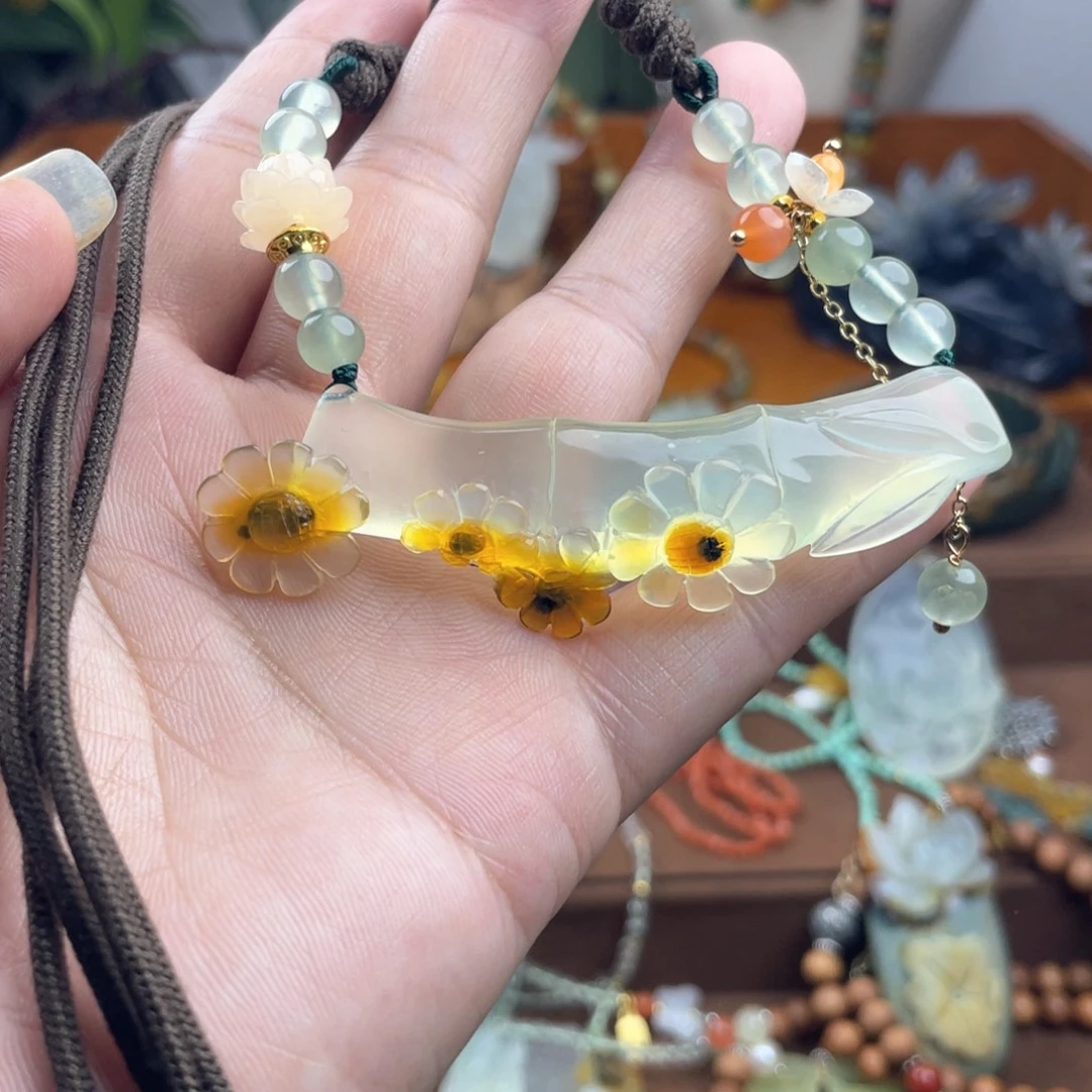 蛇纹石玉未镶嵌吊坠