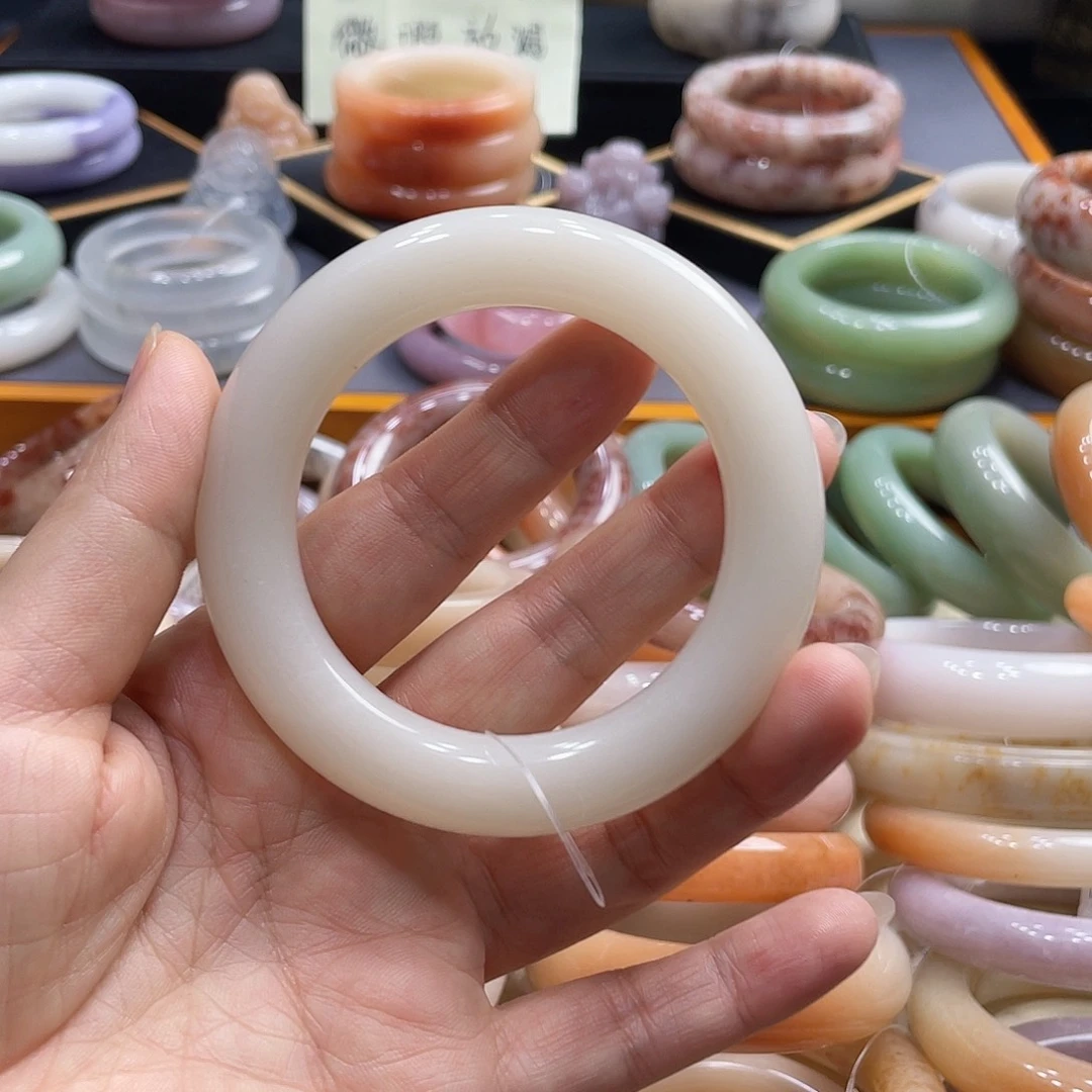 未镶嵌手镯石英岩玉童**忆