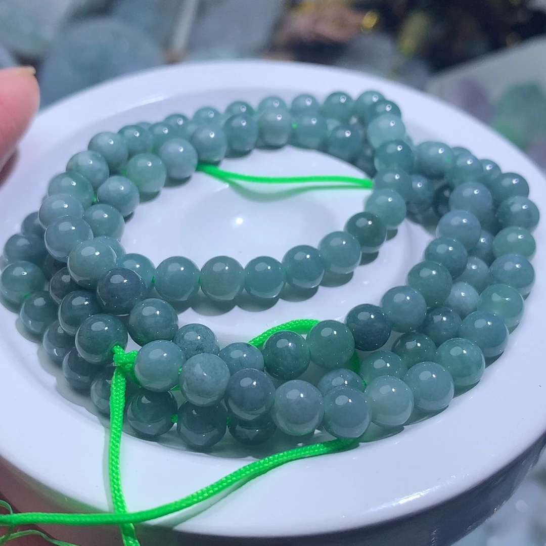 翡翠未镶嵌颈饰2174。