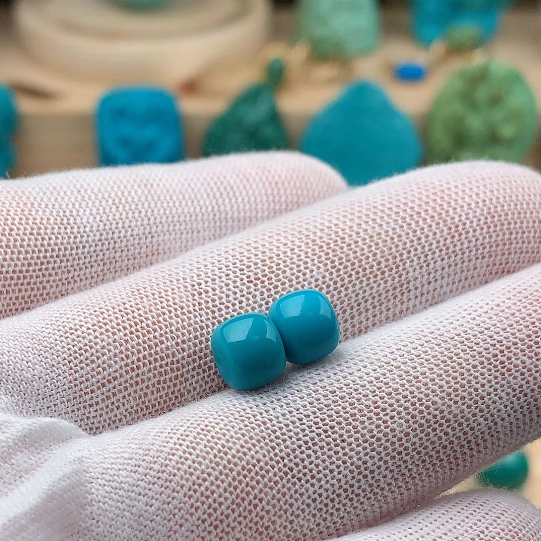 绿松石未镶嵌颈饰