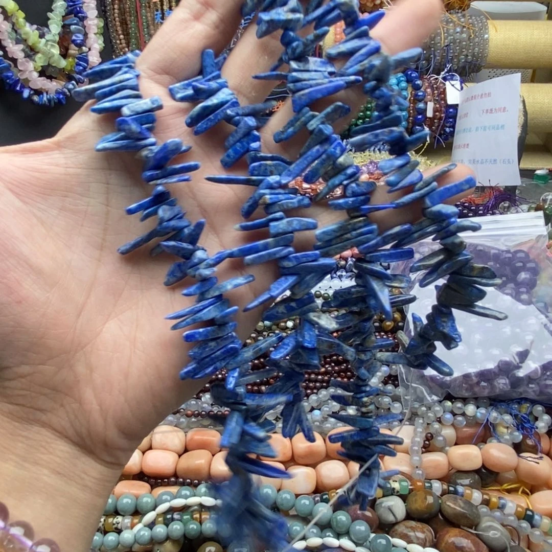 玛瑙/玉髓未镶嵌珠宝半成品一条天然青金石小苗牙款