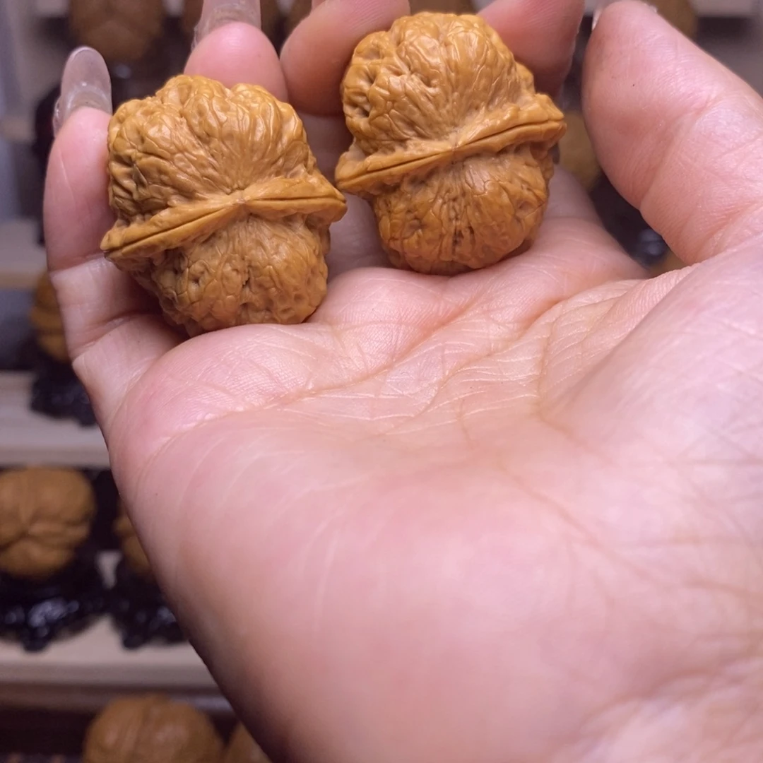 S***y文玩核桃把件X83血麒麟