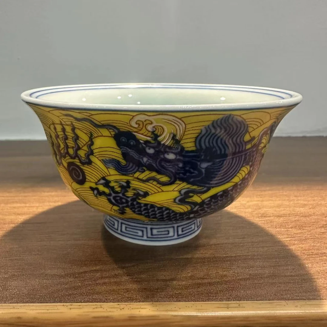 景德镇陶瓷龙纹压手杯