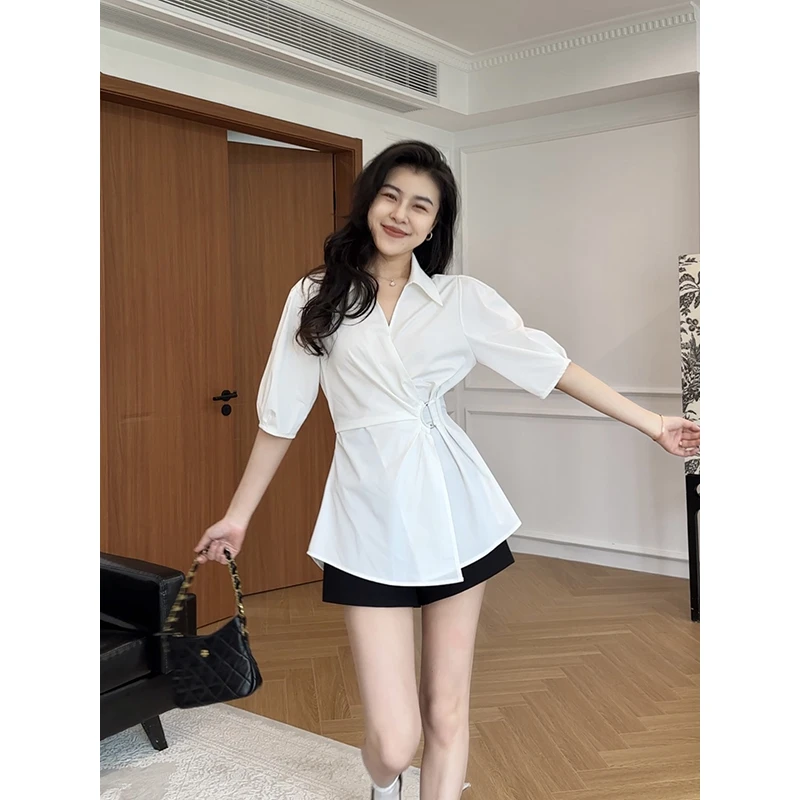 【现货】张阿星通勤气质收腰修身设计感交叉V领白衬衫+蚂蚁腰短裤