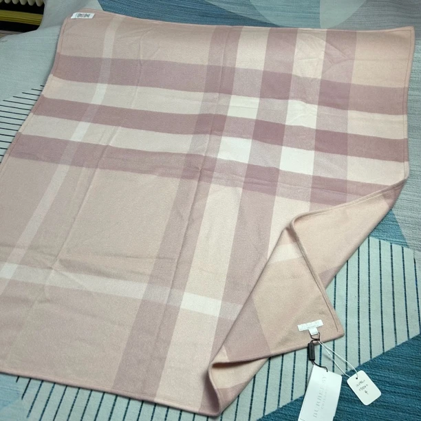 未使用 BURBERRY/博柏利 粉色格纹围巾110*98