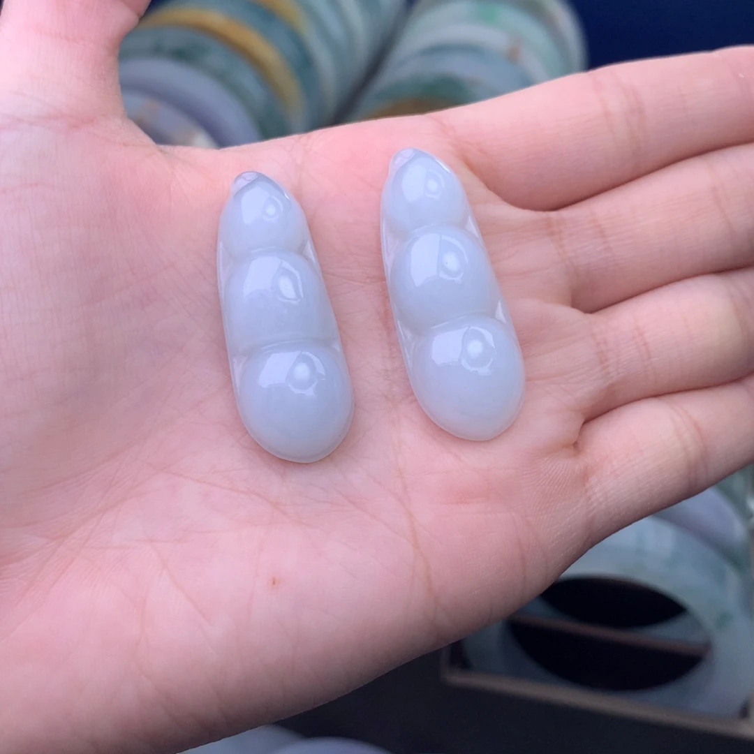 翡翠未镶嵌颈饰多样性发货发一件