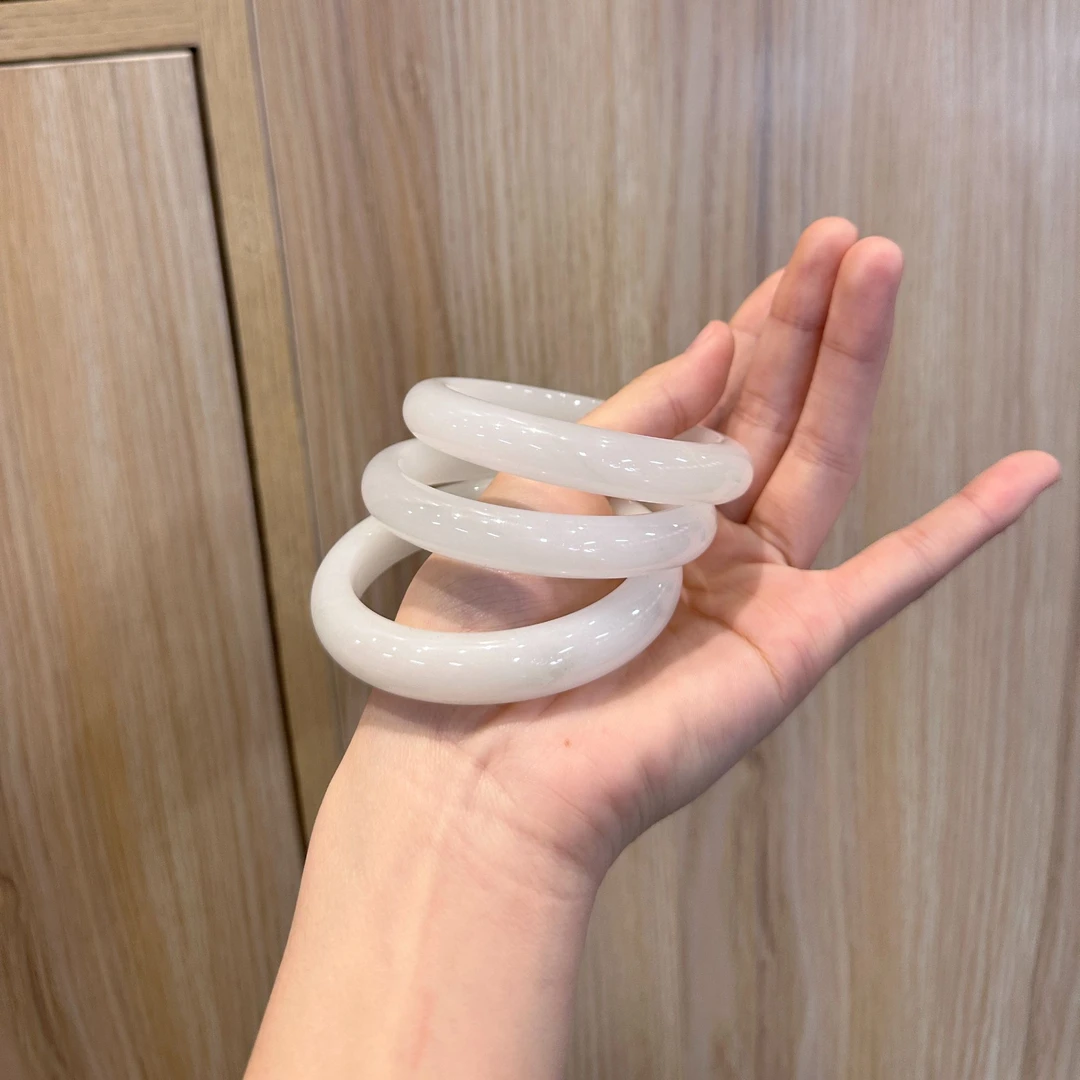 天然玉石天山冰翠白月光手镯