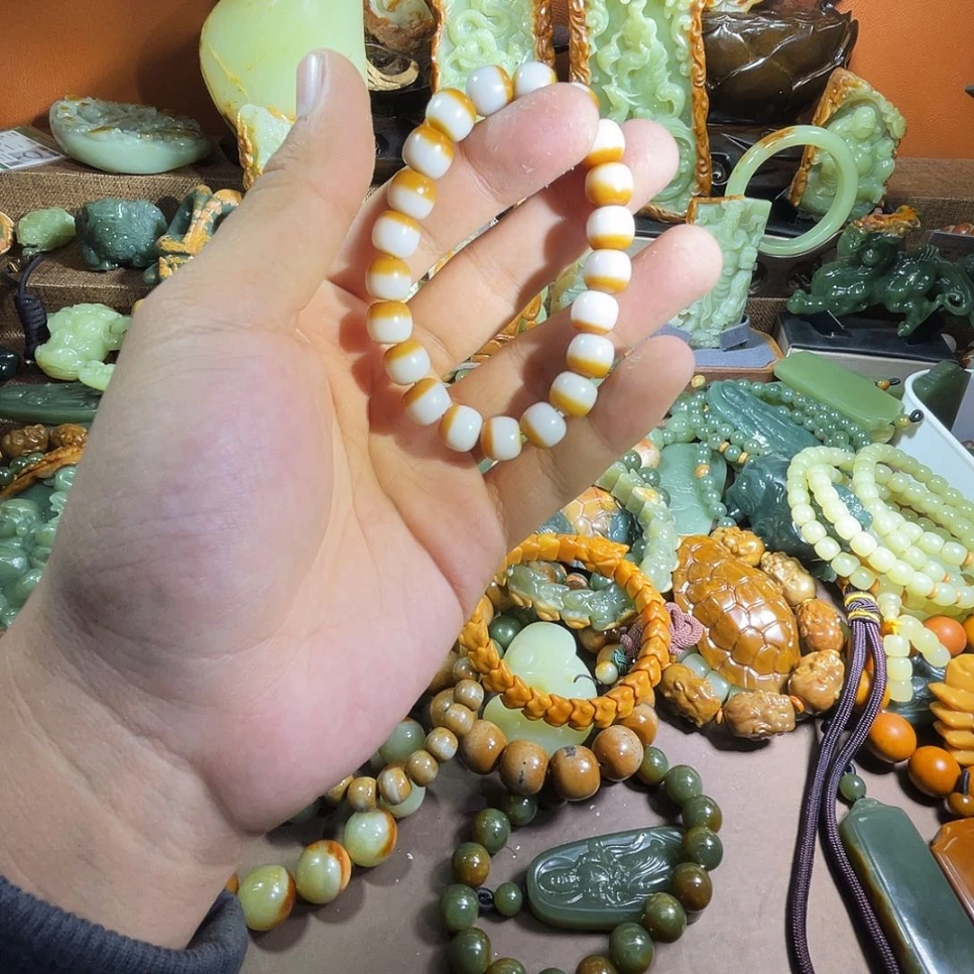 透闪石质玉未镶嵌珠宝奇石