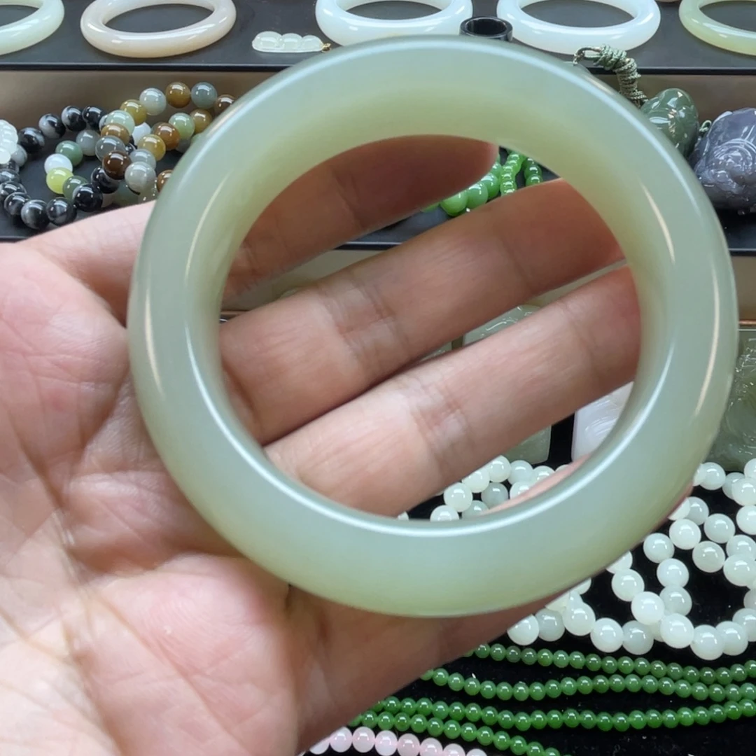 和田玉未镶嵌手镯56.7