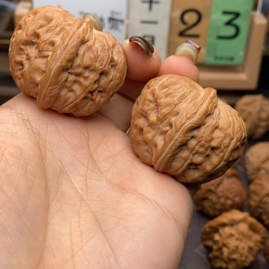 津***侯把件文玩核桃元宝