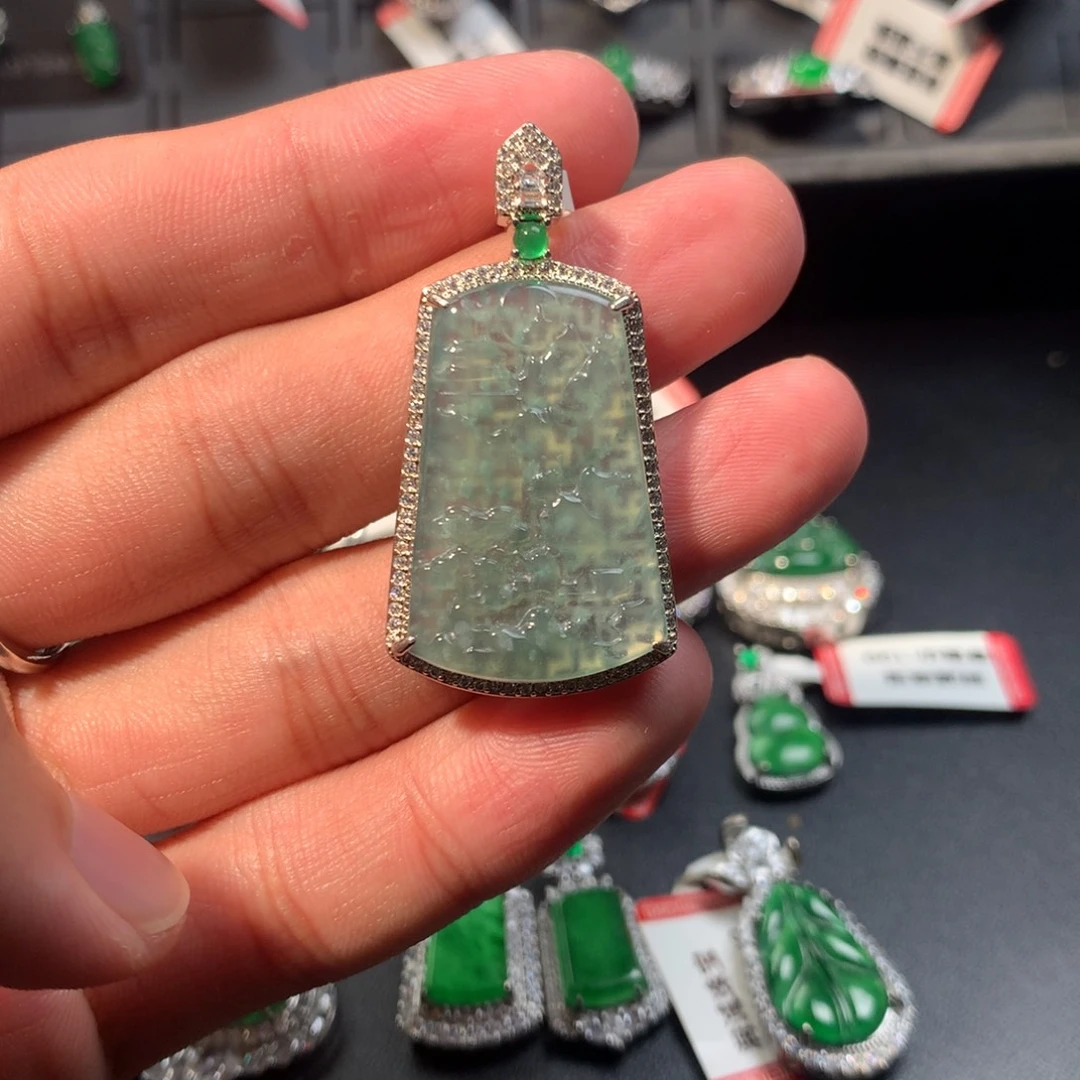吊坠(不含链)未镶嵌翡翠