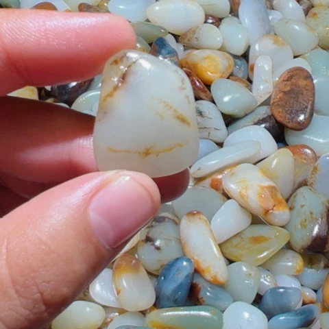 和田玉（糖玉）未镶嵌颈饰7.7克