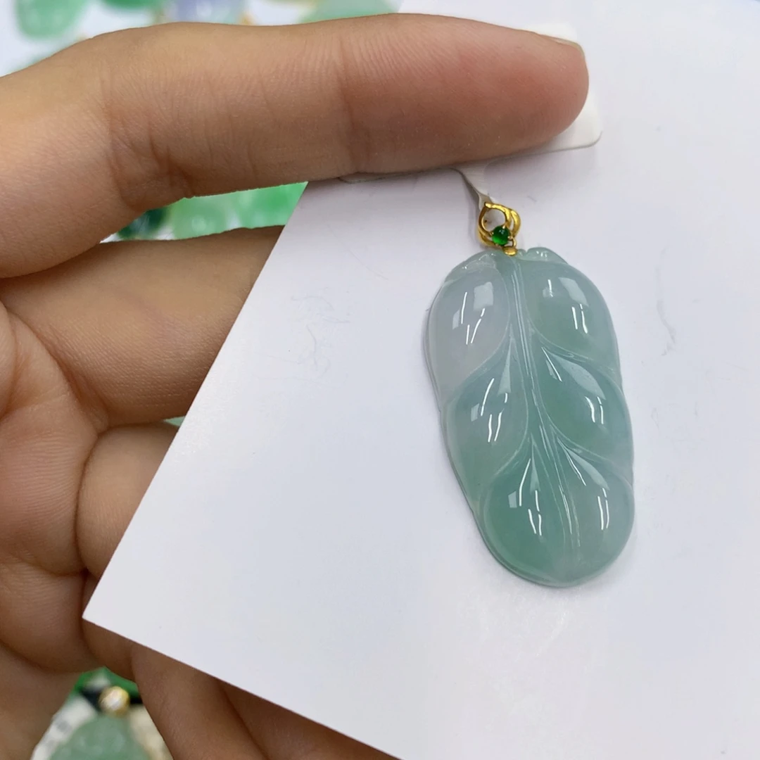 翡翠18K金镶嵌颈饰翡翠