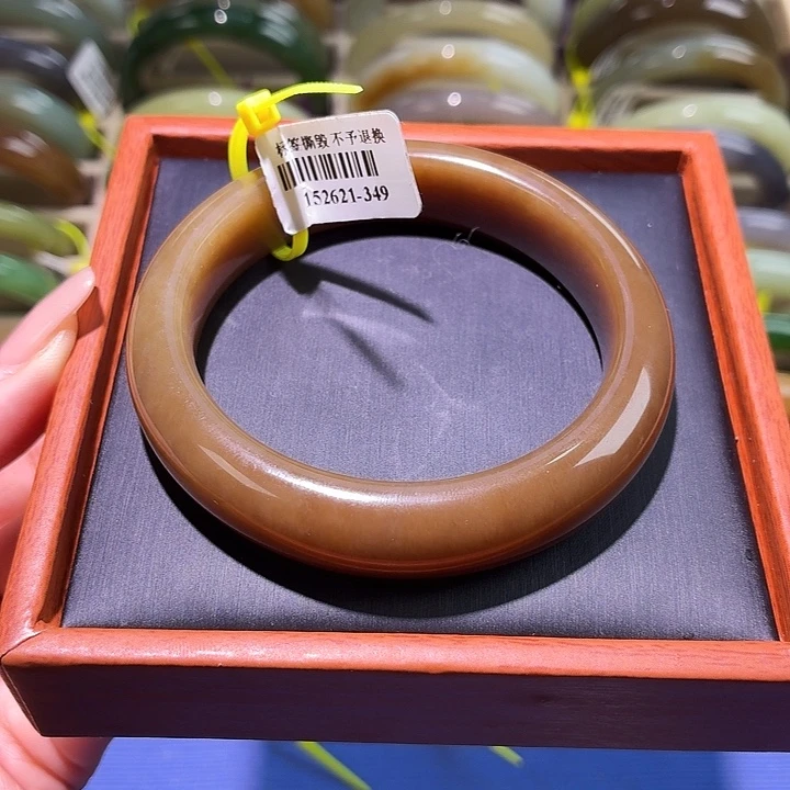 和田玉未镶嵌手镯全糖57.3