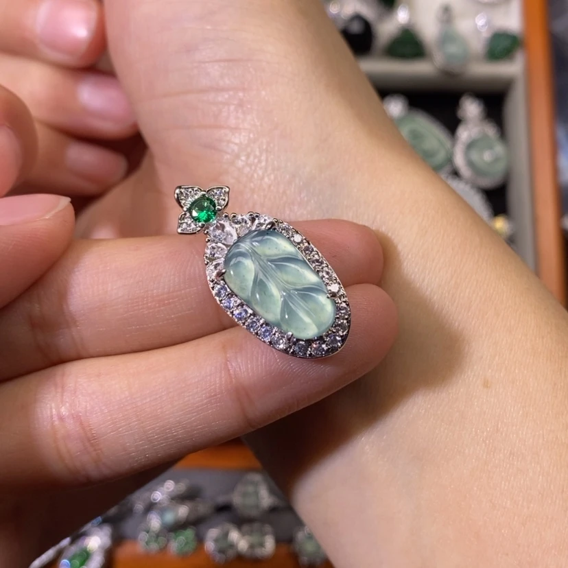 【闪购商品】翡翠颈饰未镶嵌天然