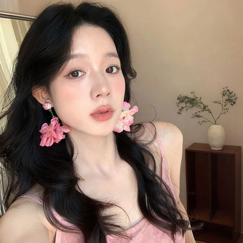 粉色甜美花朵耳环女小众设计高级感串珠耳钉独特夸张大气网红耳饰