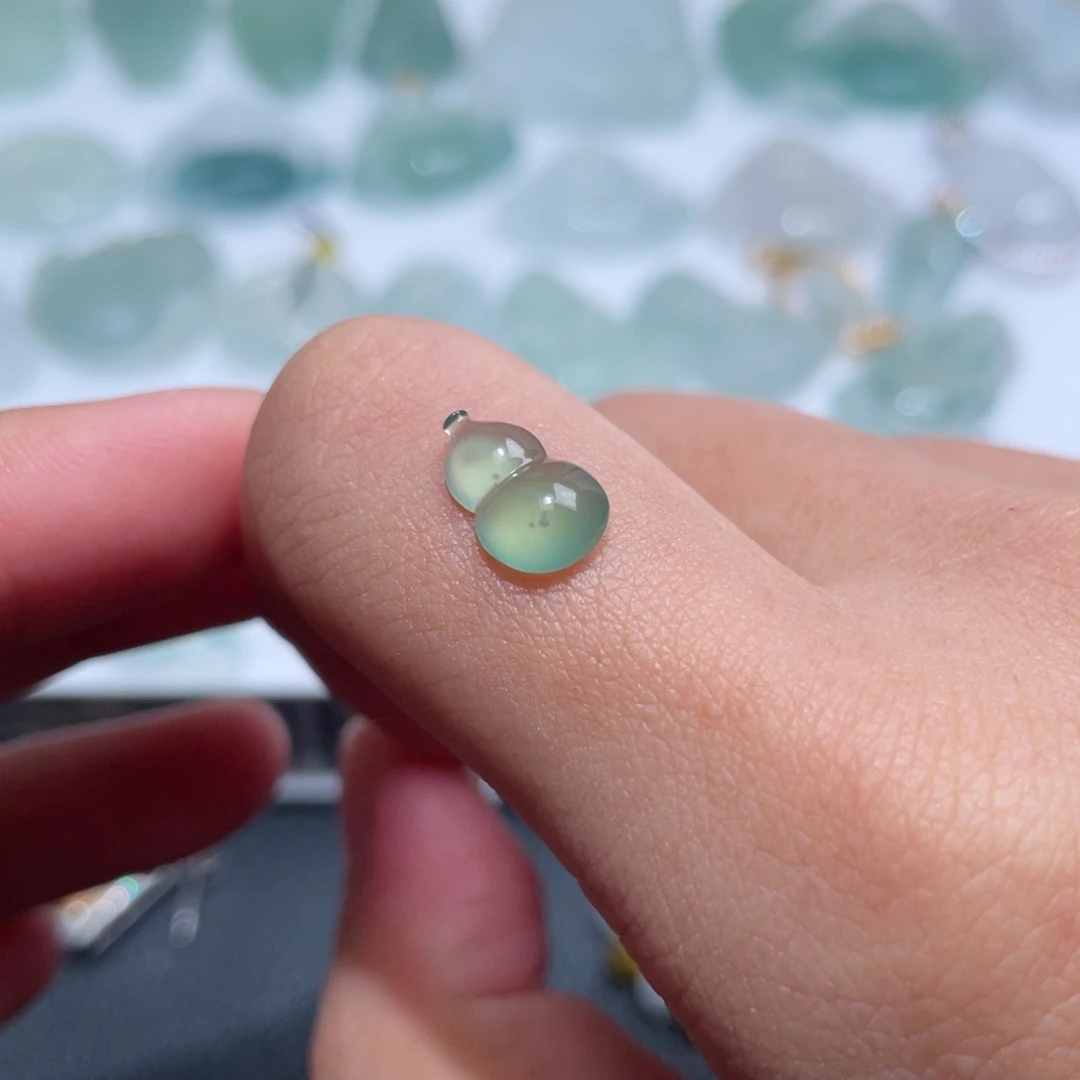 定制翡翠未镶嵌一刀切