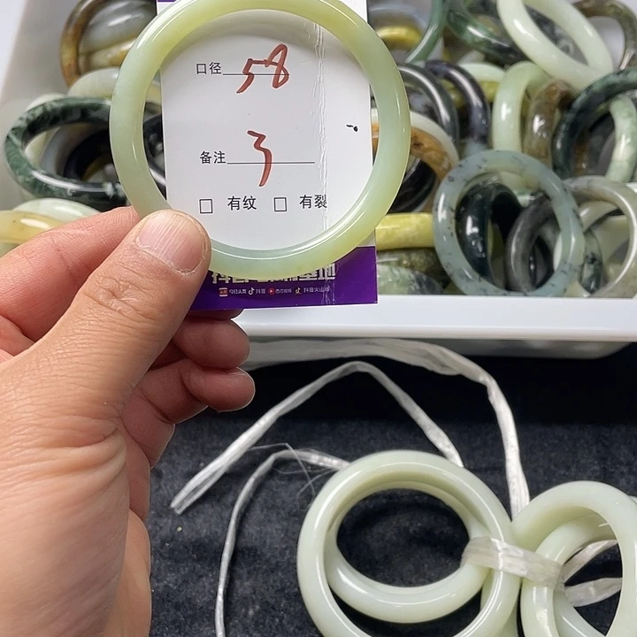 岫玉未镶嵌手镯岫玉精美绝顶佳品