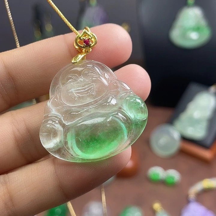 翡翠未镶嵌吊坠(赠链)