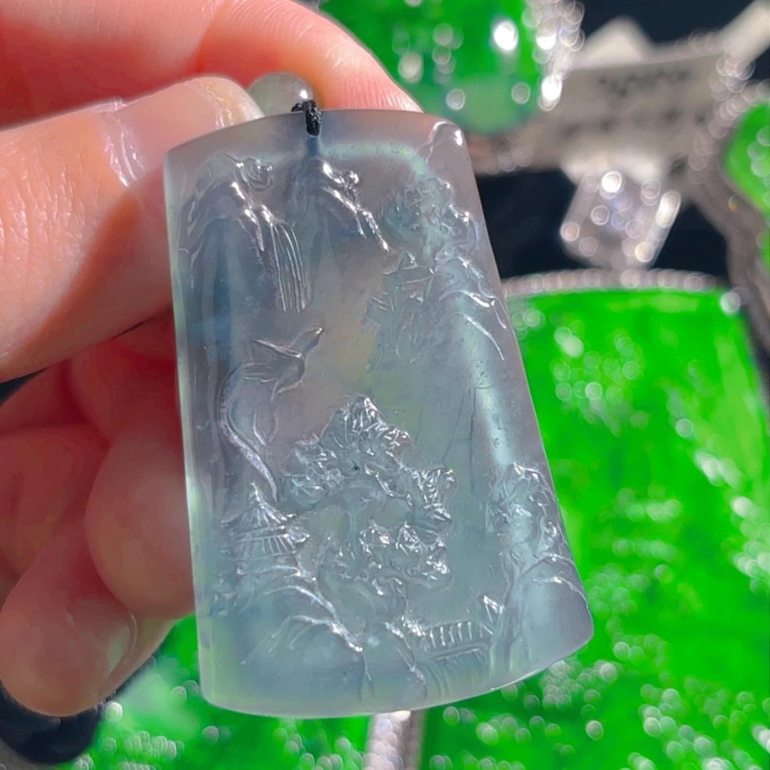 翡翠颈饰未镶嵌山水牌